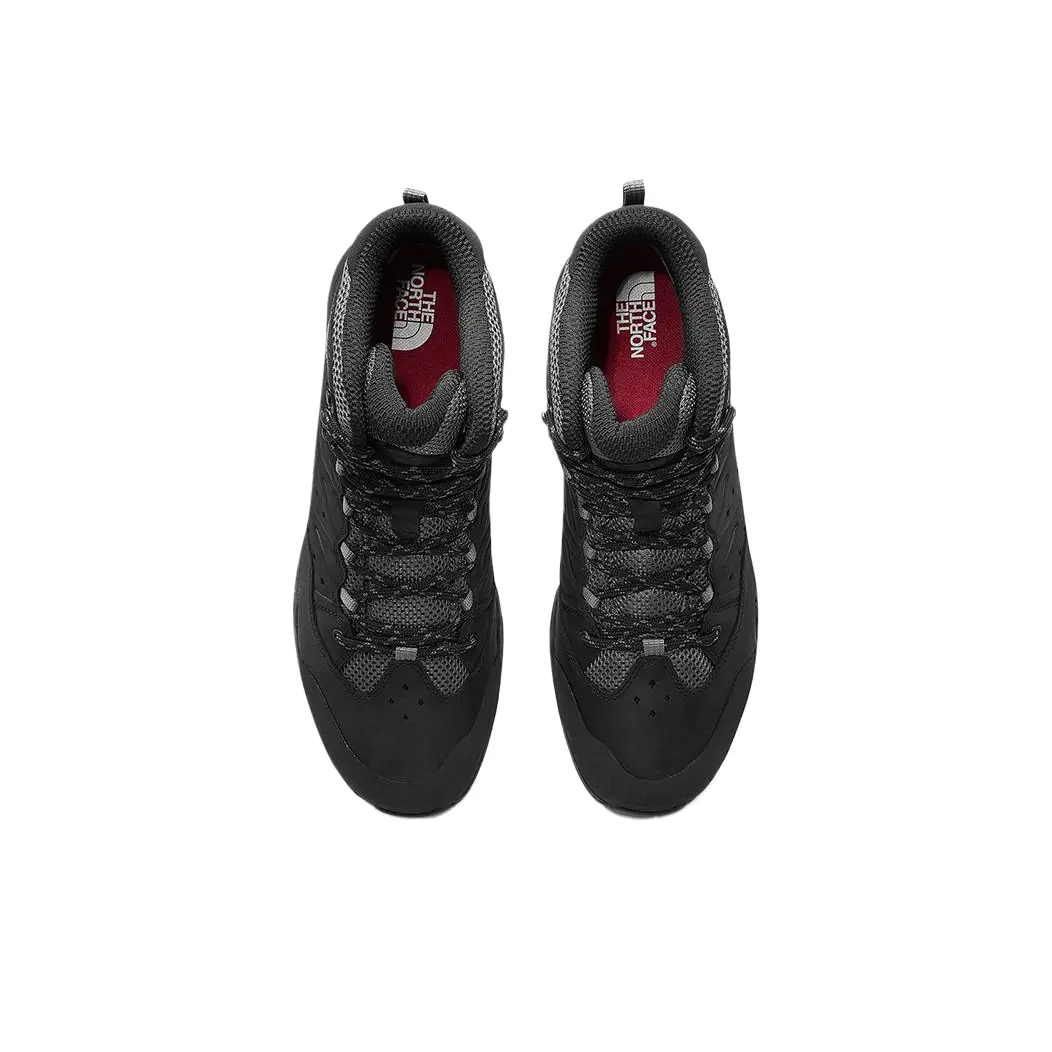 upper hiking boot equipped with Gore-Tex waterproof fabric