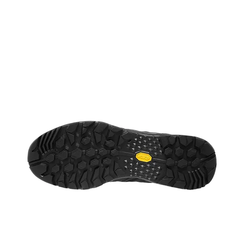 upper hiking boot equipped with Gore-Tex waterproof fabric