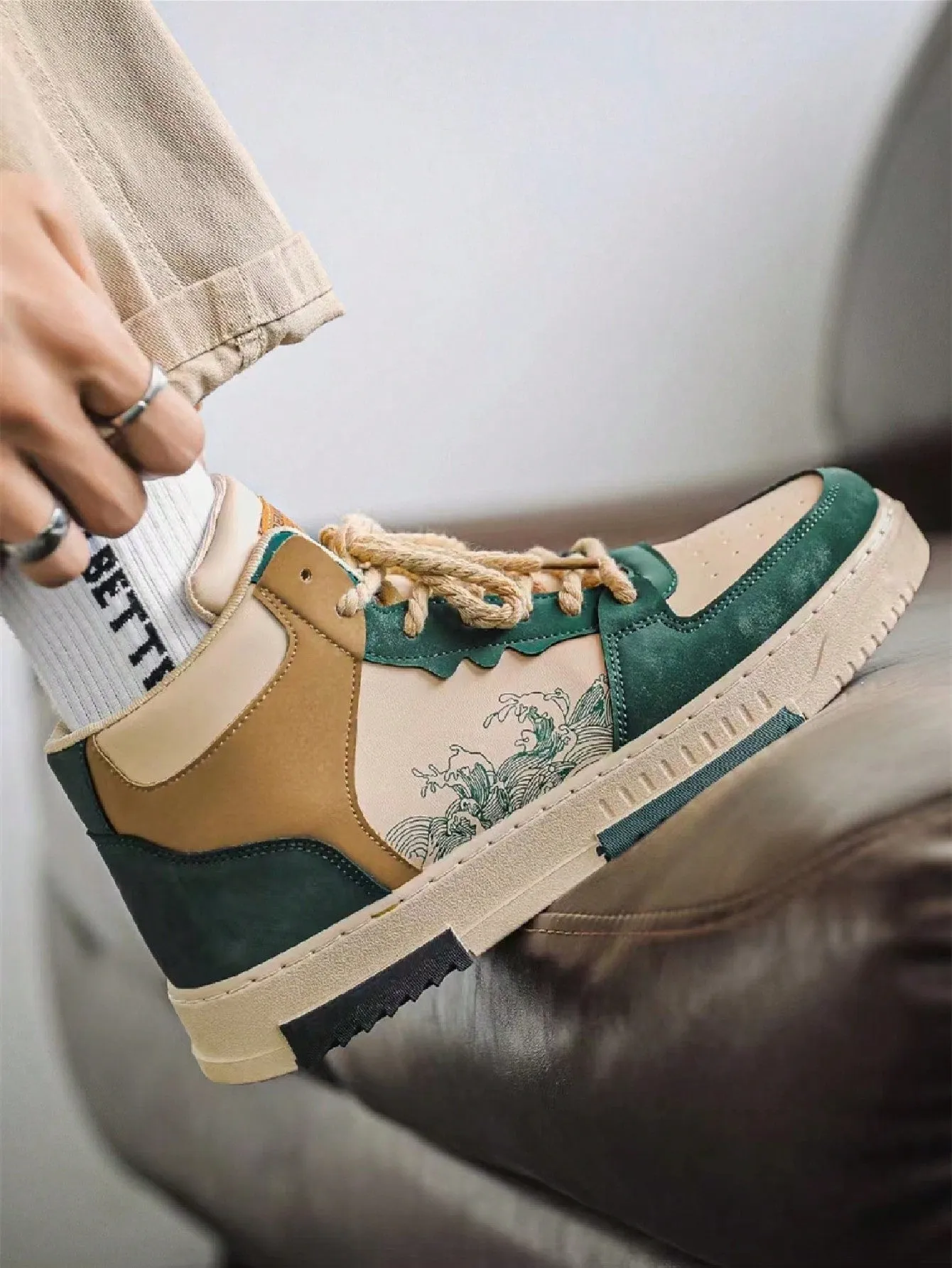 New Style Men's Leather Patchwork High-top Sneakers