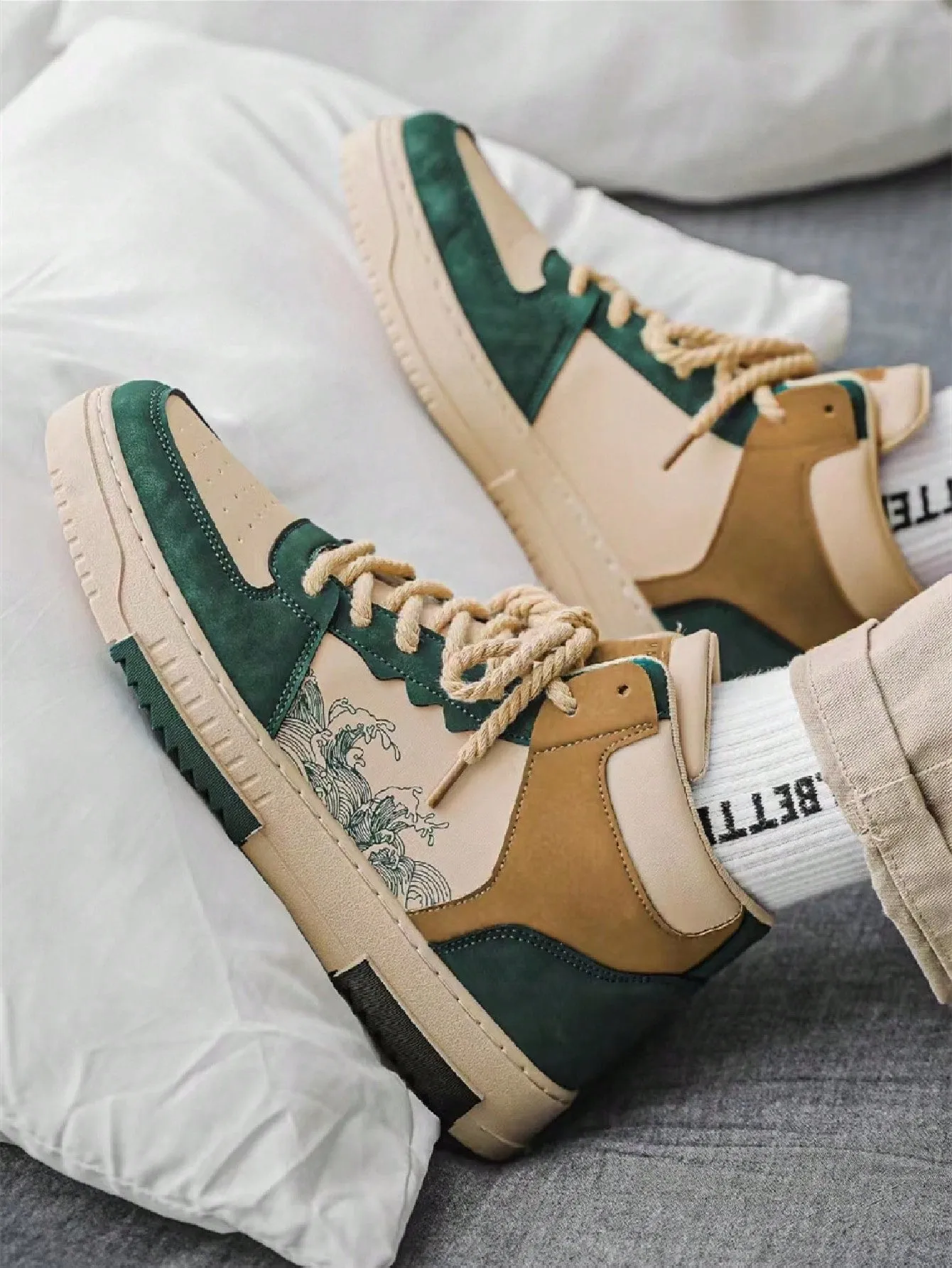 New Style Men's Leather Patchwork High-top Sneakers