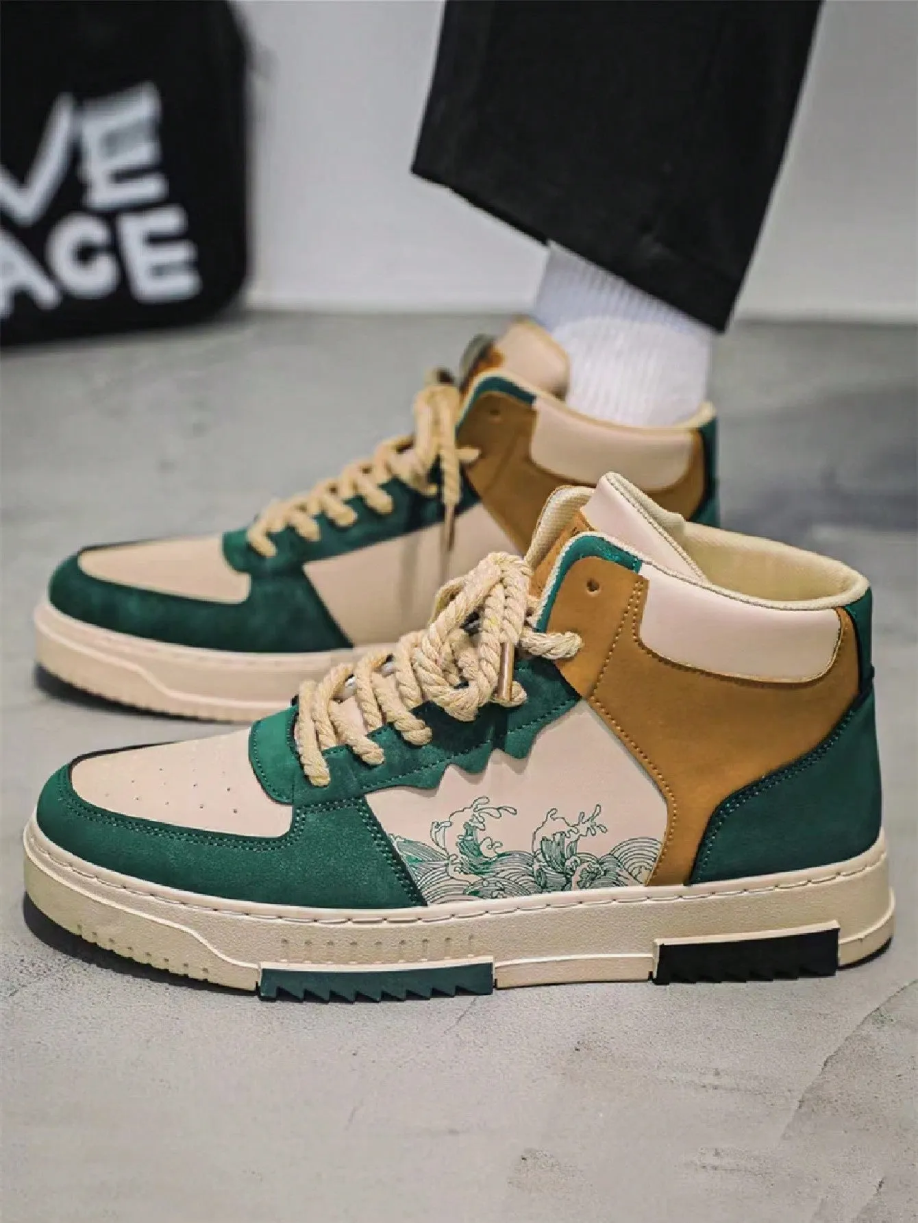 New Style Men's Leather Patchwork High-top Sneakers